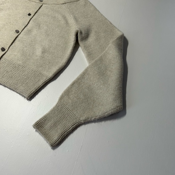 H & M soft, crop knit sweater,‎ boat neck with decorative buttons on front XS - Picture 9 of 13